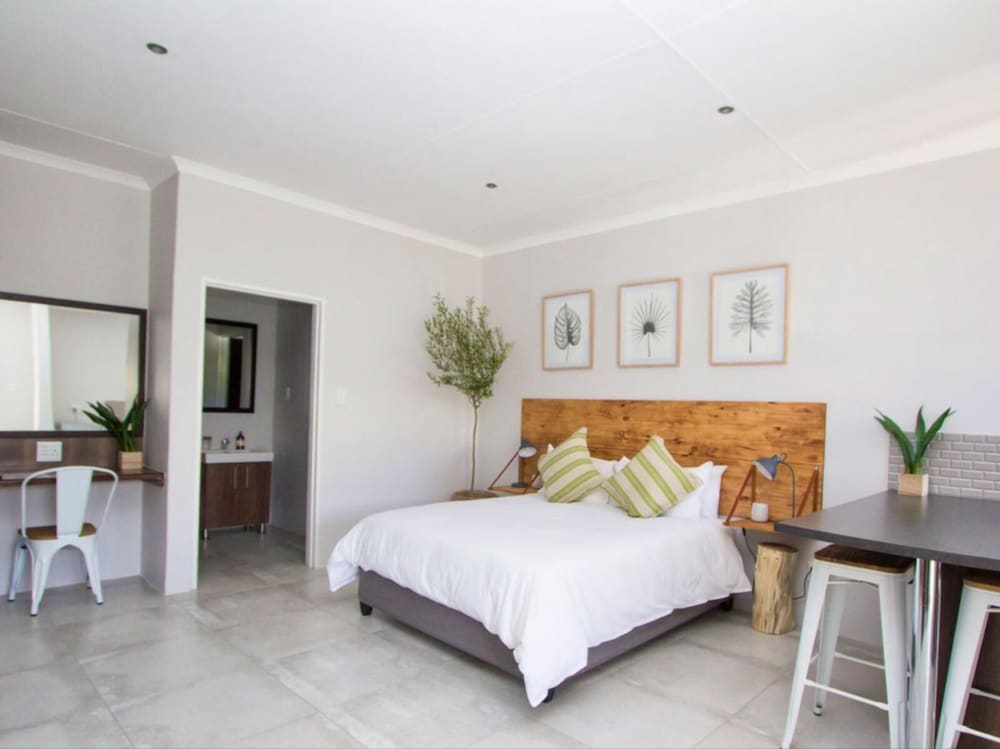 The Maxton Boutique Hotel 11/45