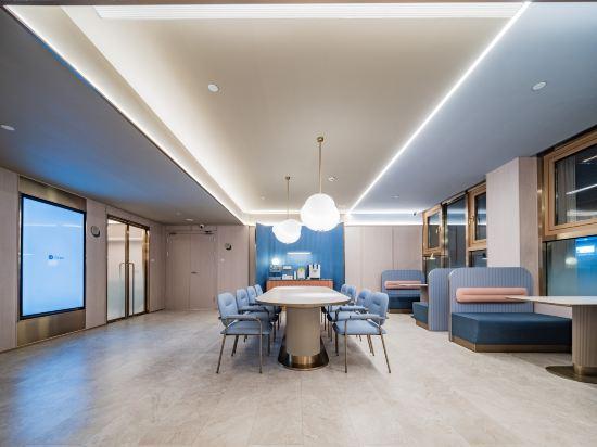 Hanting Hotel (Xi'an Big Wild Goose Pagoda) 18/21