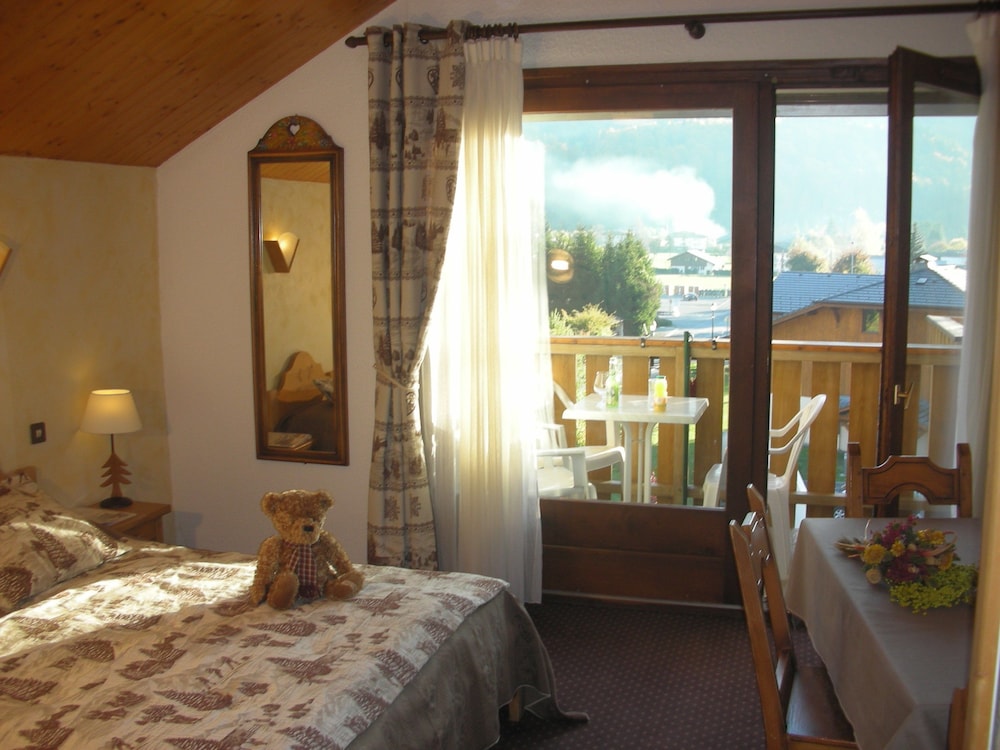 Hotel Le Gai Soleil 37/68