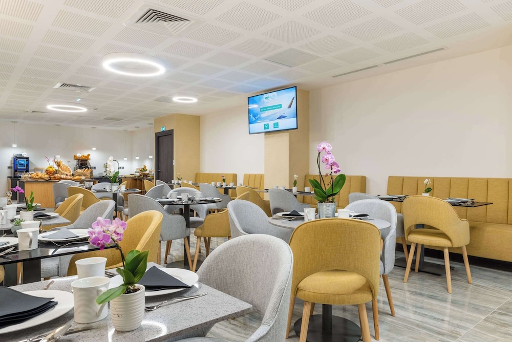 Brit Hotel Paris Orly 28/43