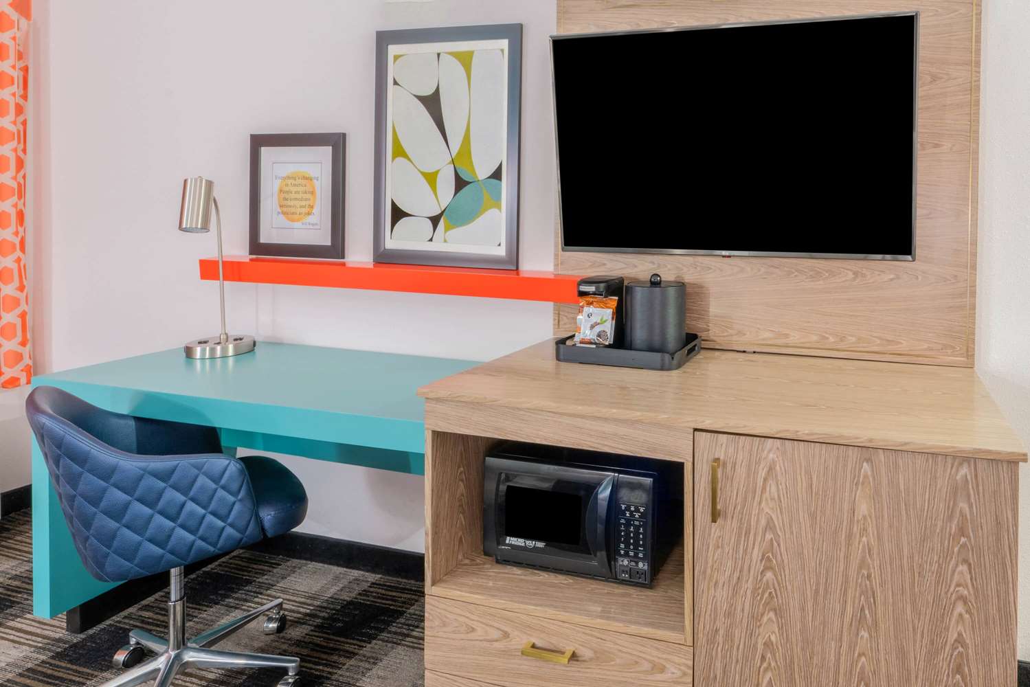 La Quinta Inn & Suites by Wyndham Oklahoma City Airport 46/50