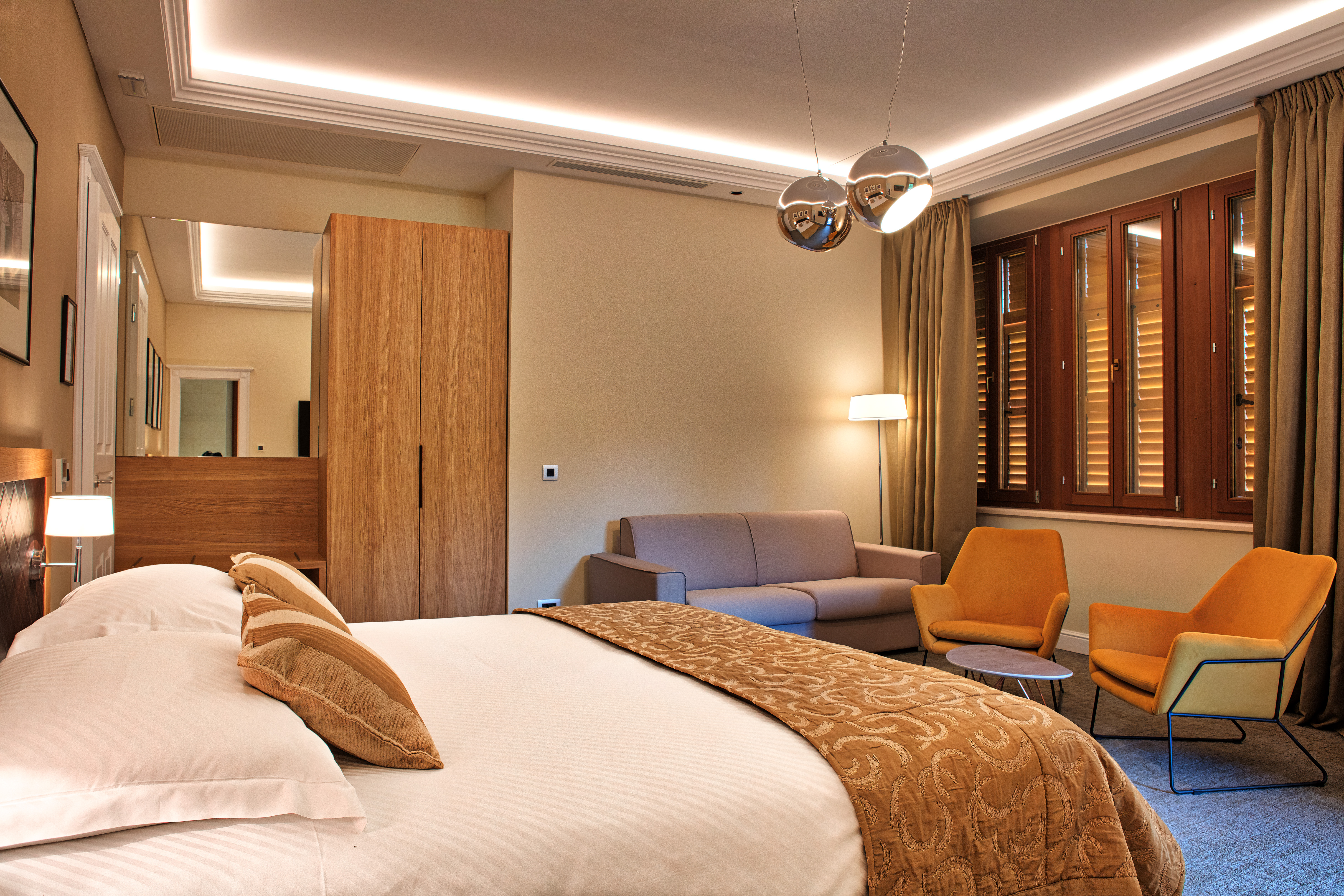DELUXE, DOUBLE BED, BALCONY