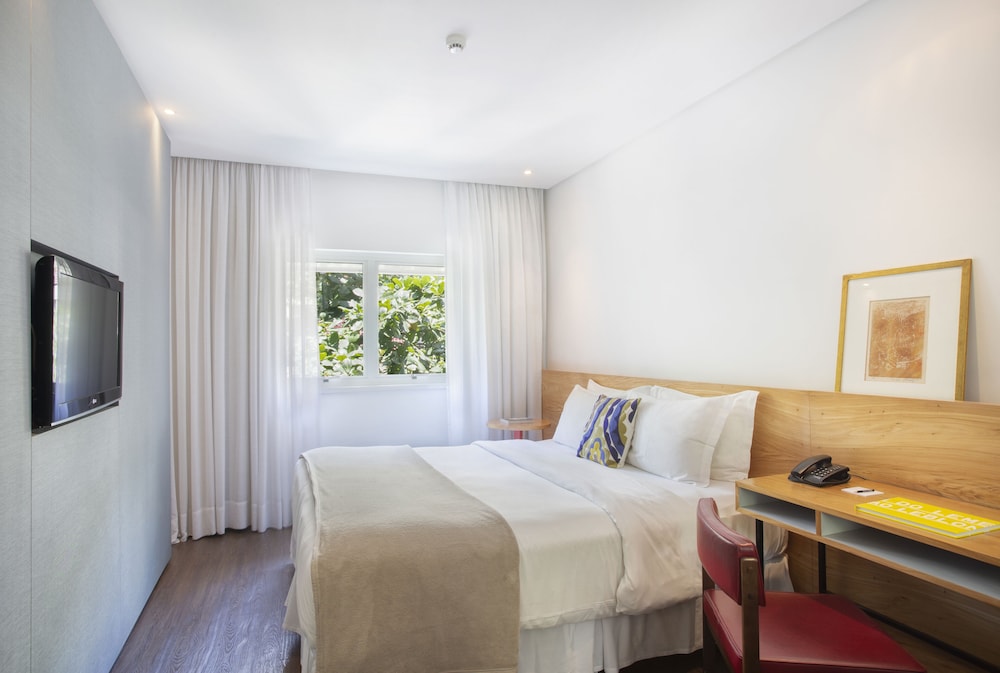SUPERIOR, DOUBLE BED, CITY VIEW