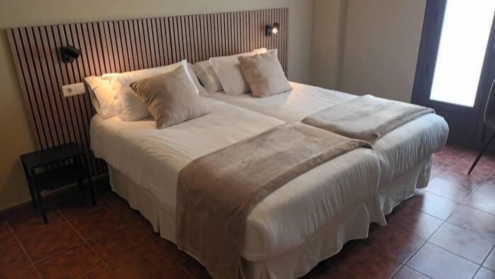 STANDARD, TWIN BEDS