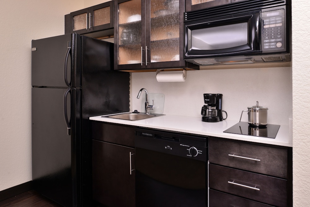 Candlewood Suites Terre Haute 8/49