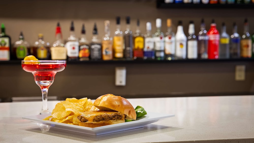 Best Western Plus Kansas City Airport-Kci East 32/43