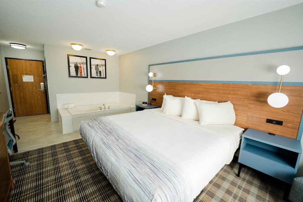 AmericInn by Wyndham Tomahawk 27/50