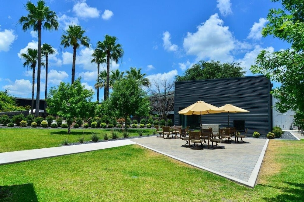 Ramada By Wyndham Del Rio 16/38
