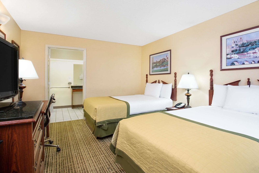 Baymont By Wyndham Thomasville 17/49