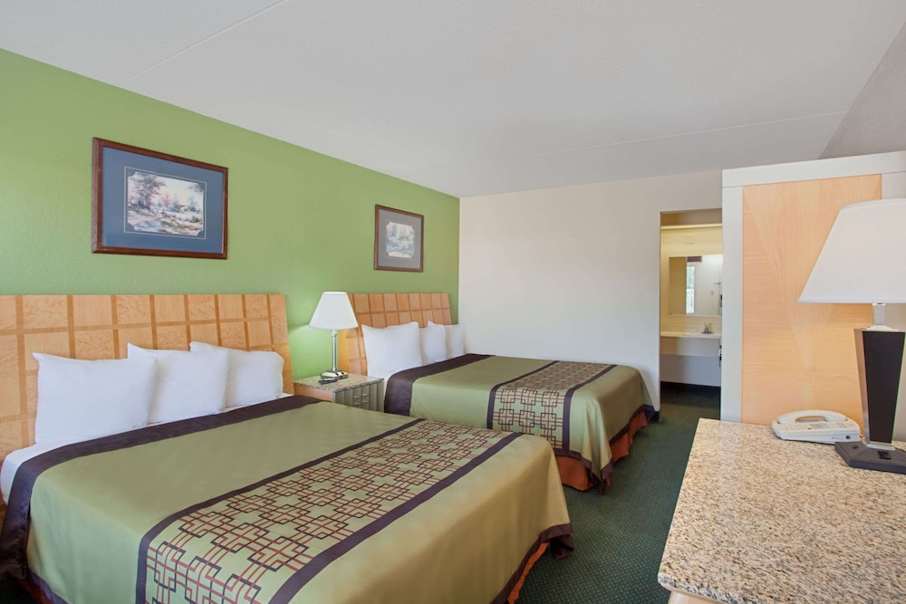 Days Inn by Wyndham Greeneville TN 7/20