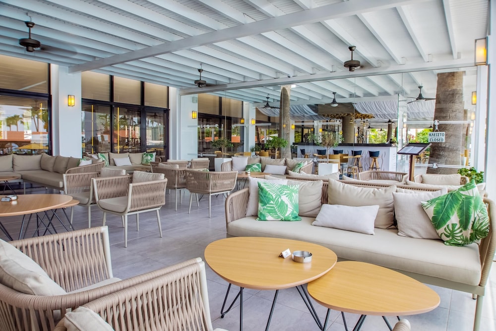 Cavo Maris Beach Hotel 30/46