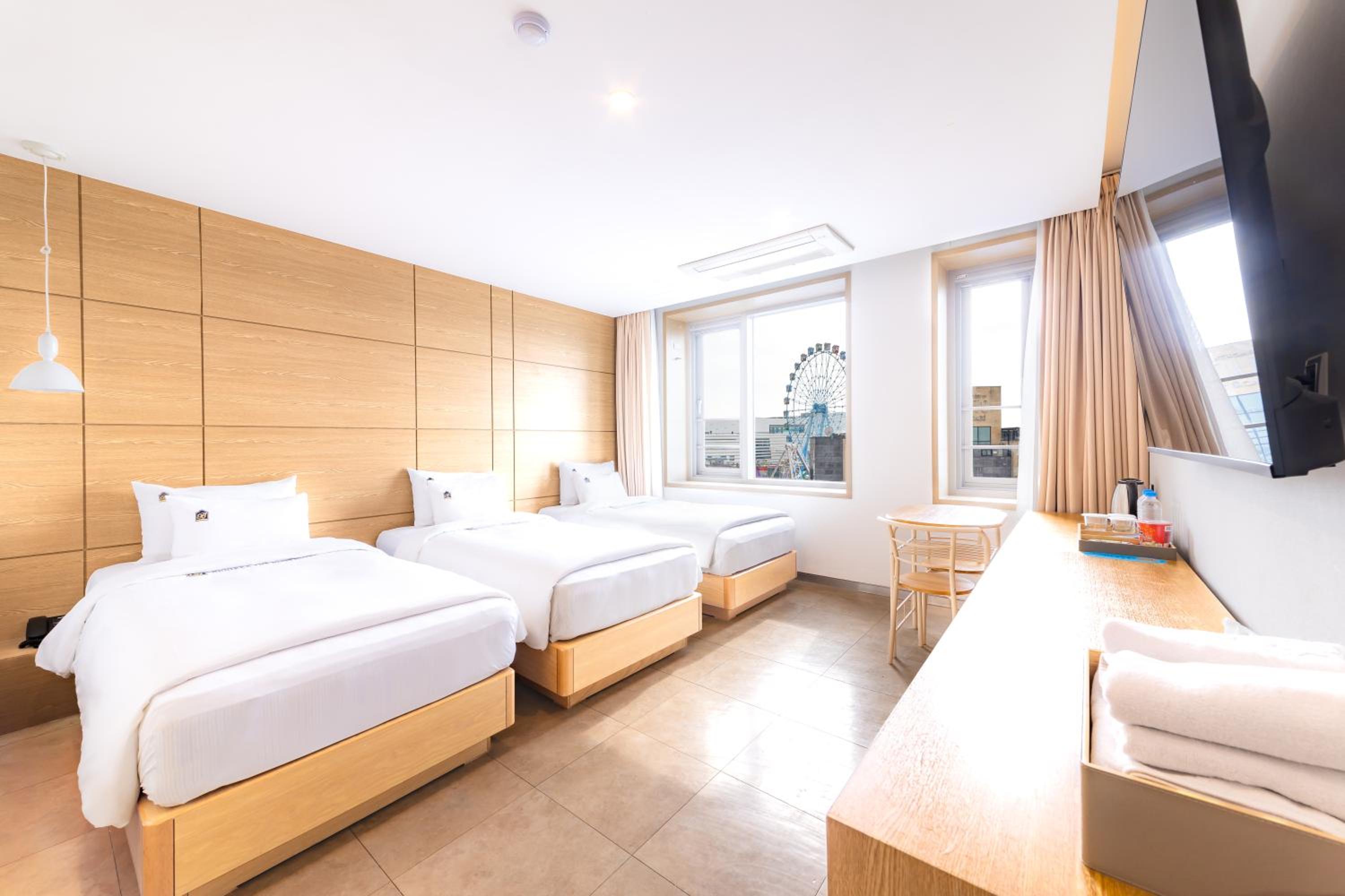 ROOM, TRIPLE