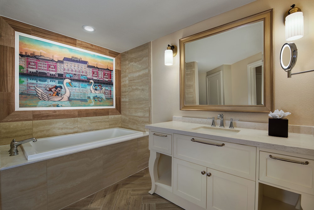 Disneys Boardwalk Inn 48/50