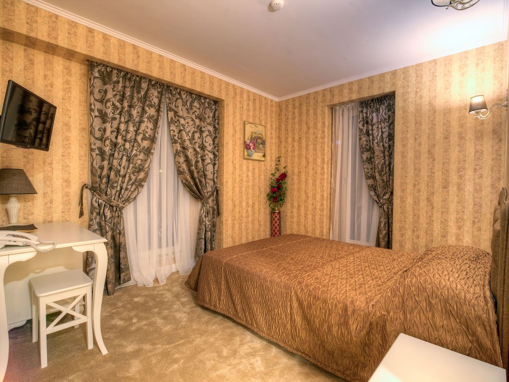 Family Hotel Agoncev 30/41