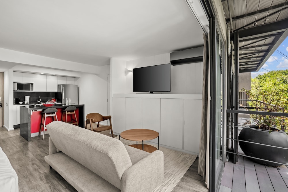 Armonik Suites 46/66