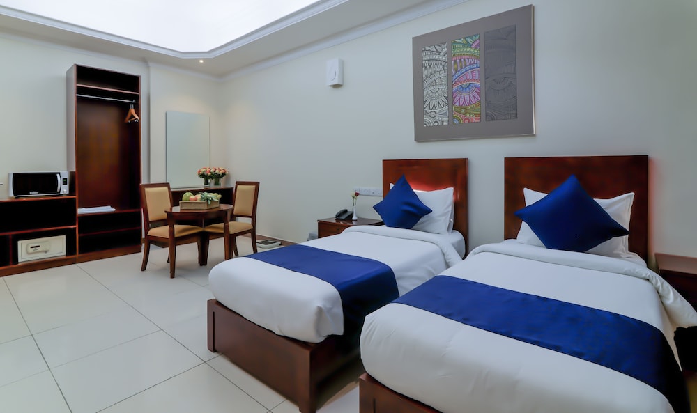 EXECUTIVE, DOUBLE OR TWIN BED