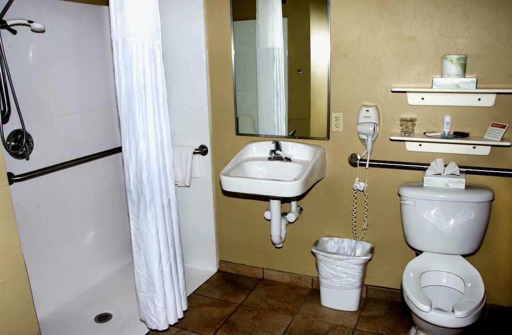 Candlewood Suites Columbus Fort Benning 75/75