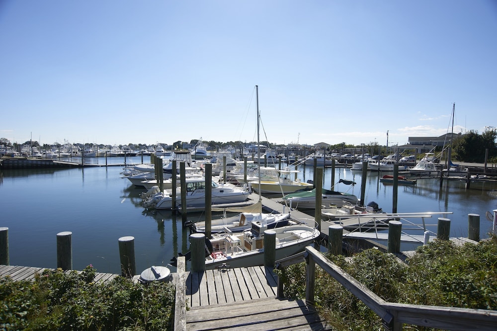 Anchor In Distinctive Waterfront Lodging 49/65