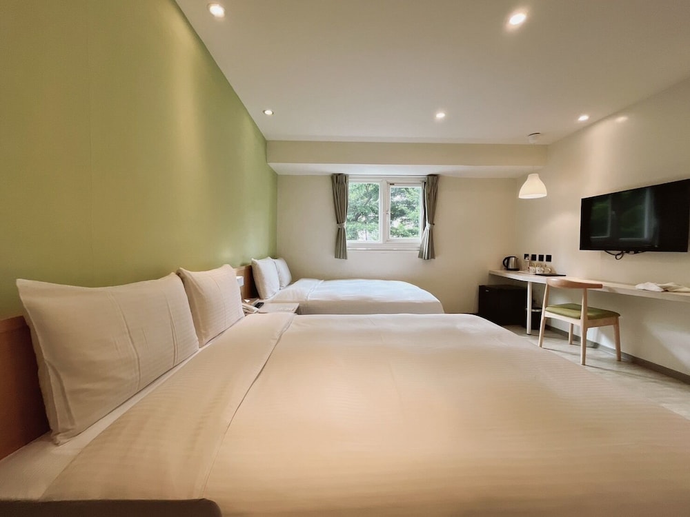 Green Hotel 28/63