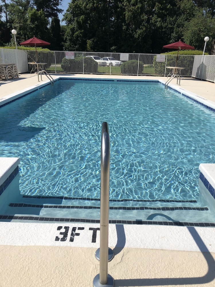 Motel6 Greensboro, NC - Airport 33/49