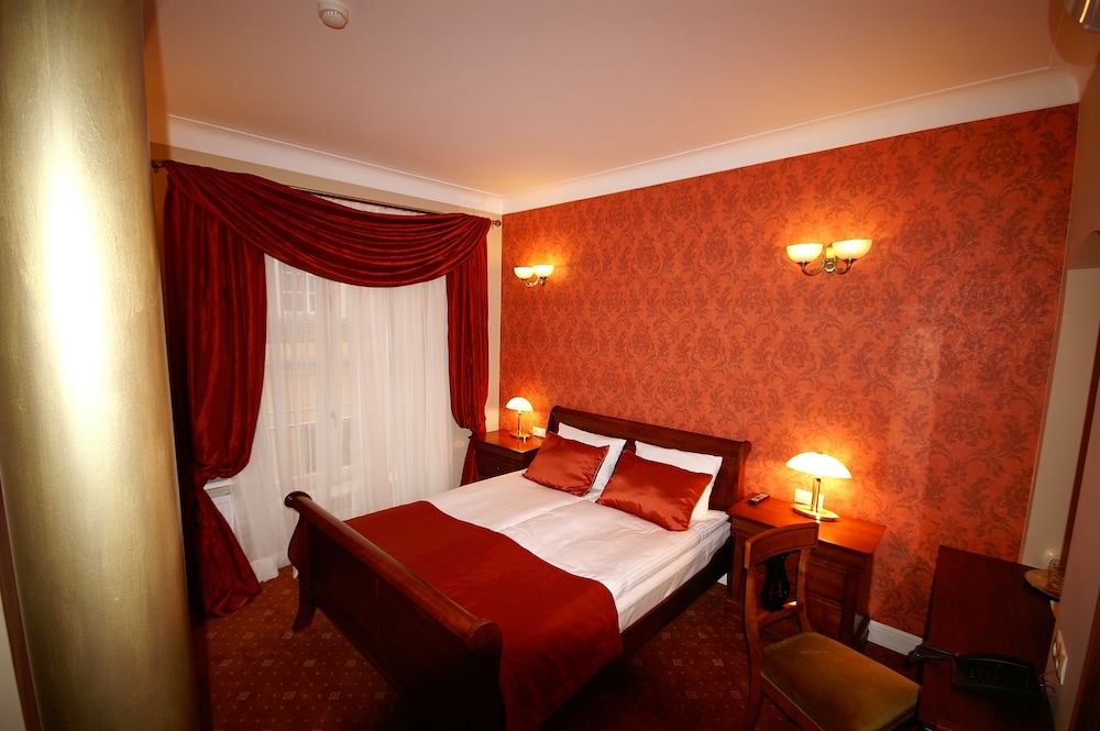 Hotel Kolegiacki 18/50