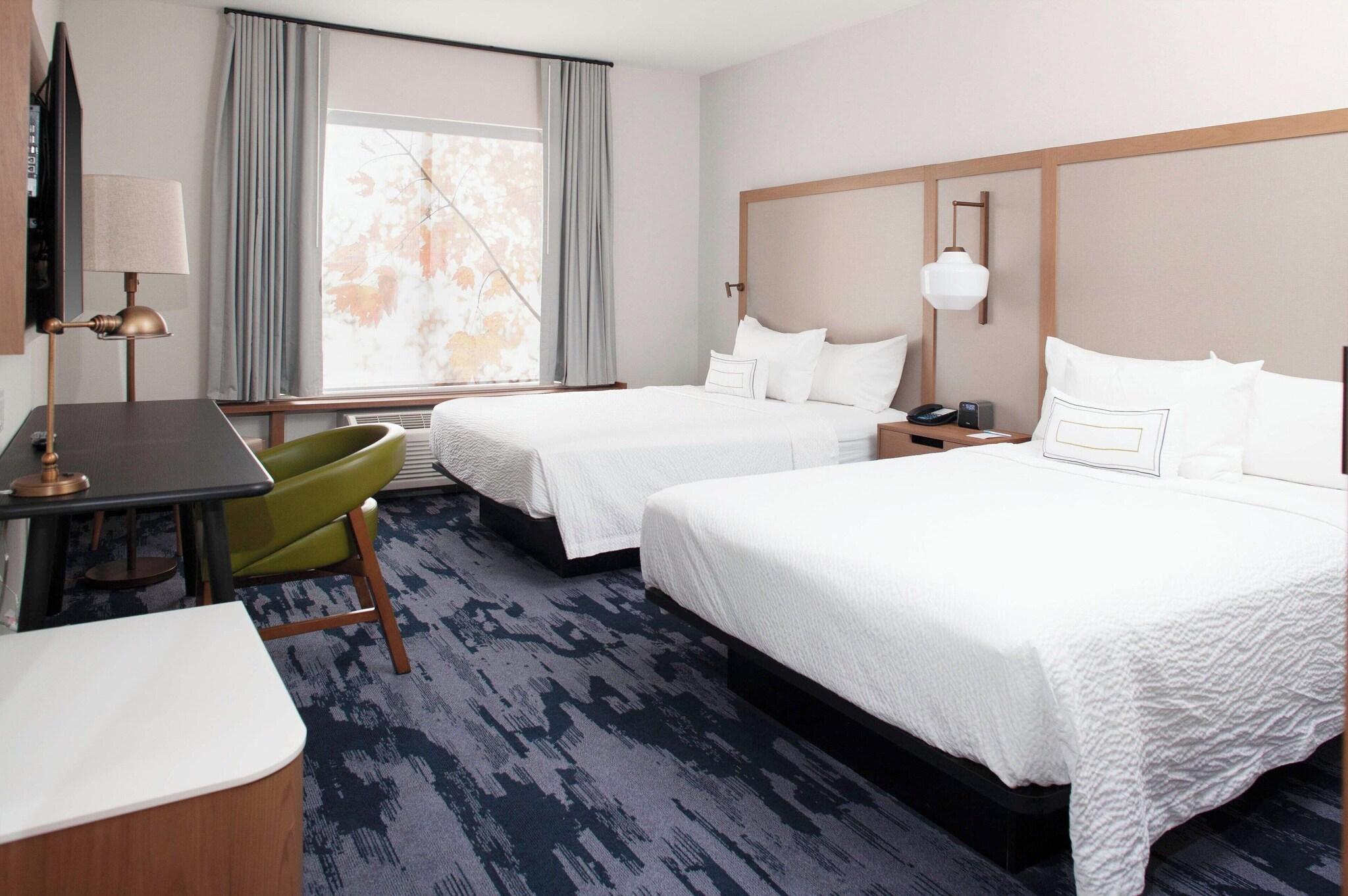 Room, Quadruple, Queen Bed, Accessible