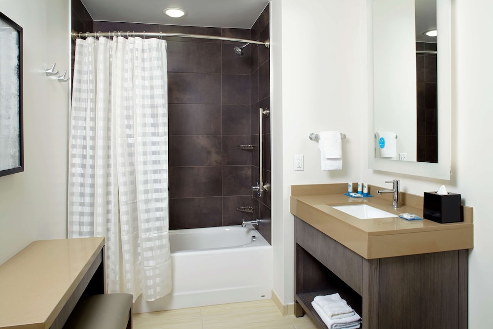 Hyatt House Denver Lakewood Belmar 14/42