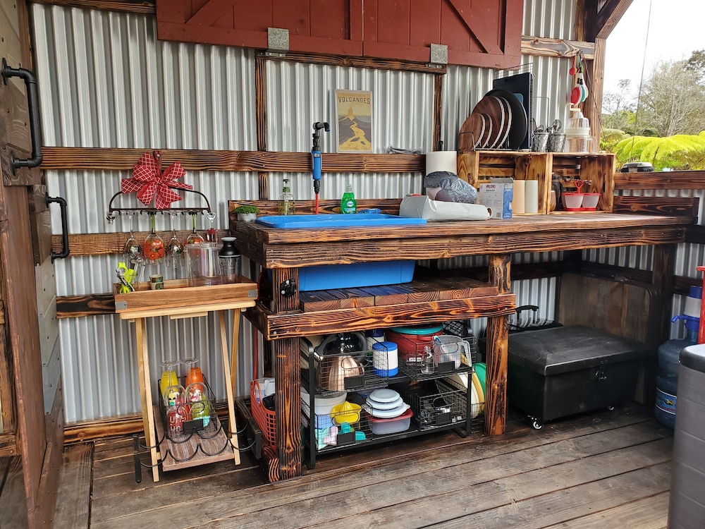 Volcano Acres Ranch Bed and Breakfast 54/75