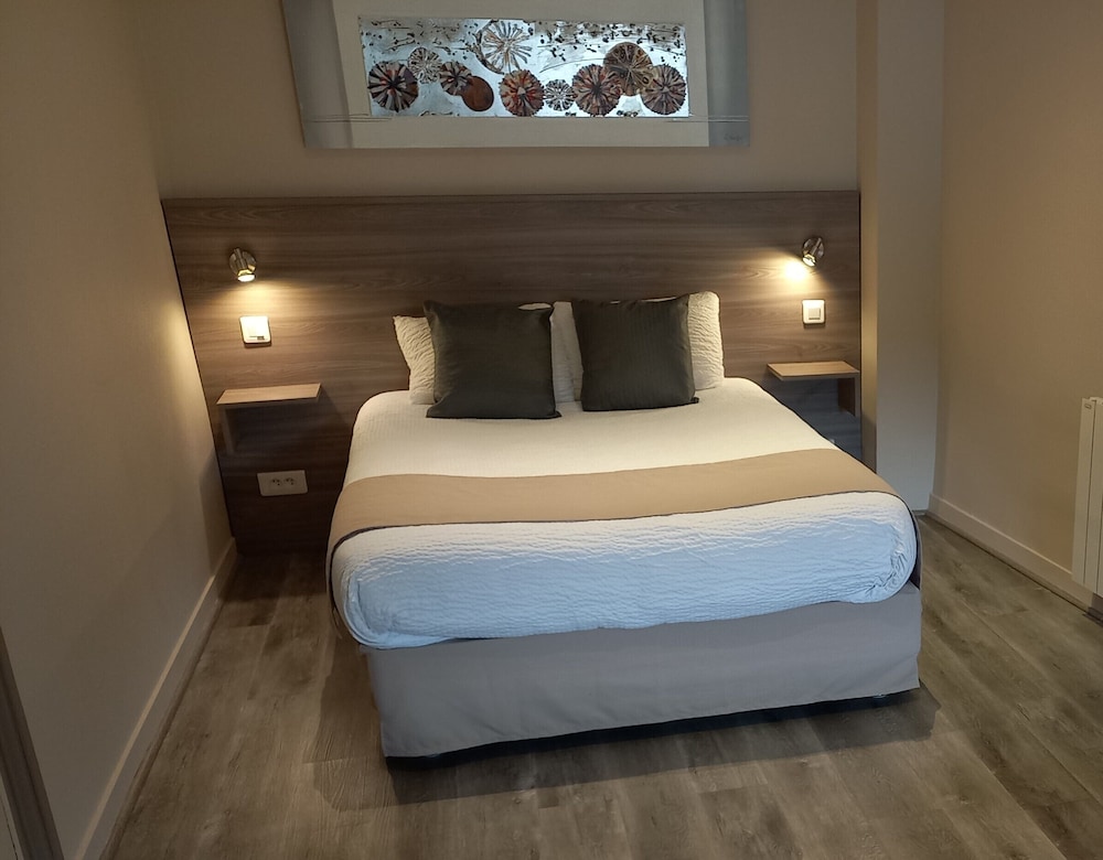 P'TIT DEJ-HOTEL COGNAC LA RESIDENCE 4/47