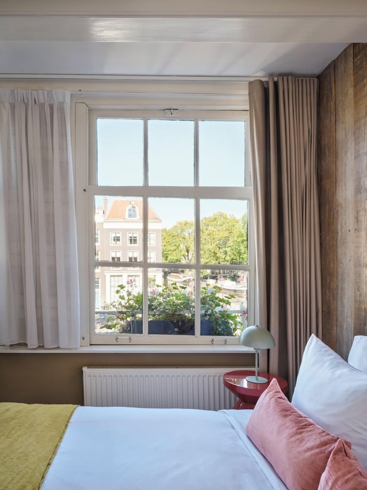 ROOM, CANAL VIEW, SMALL