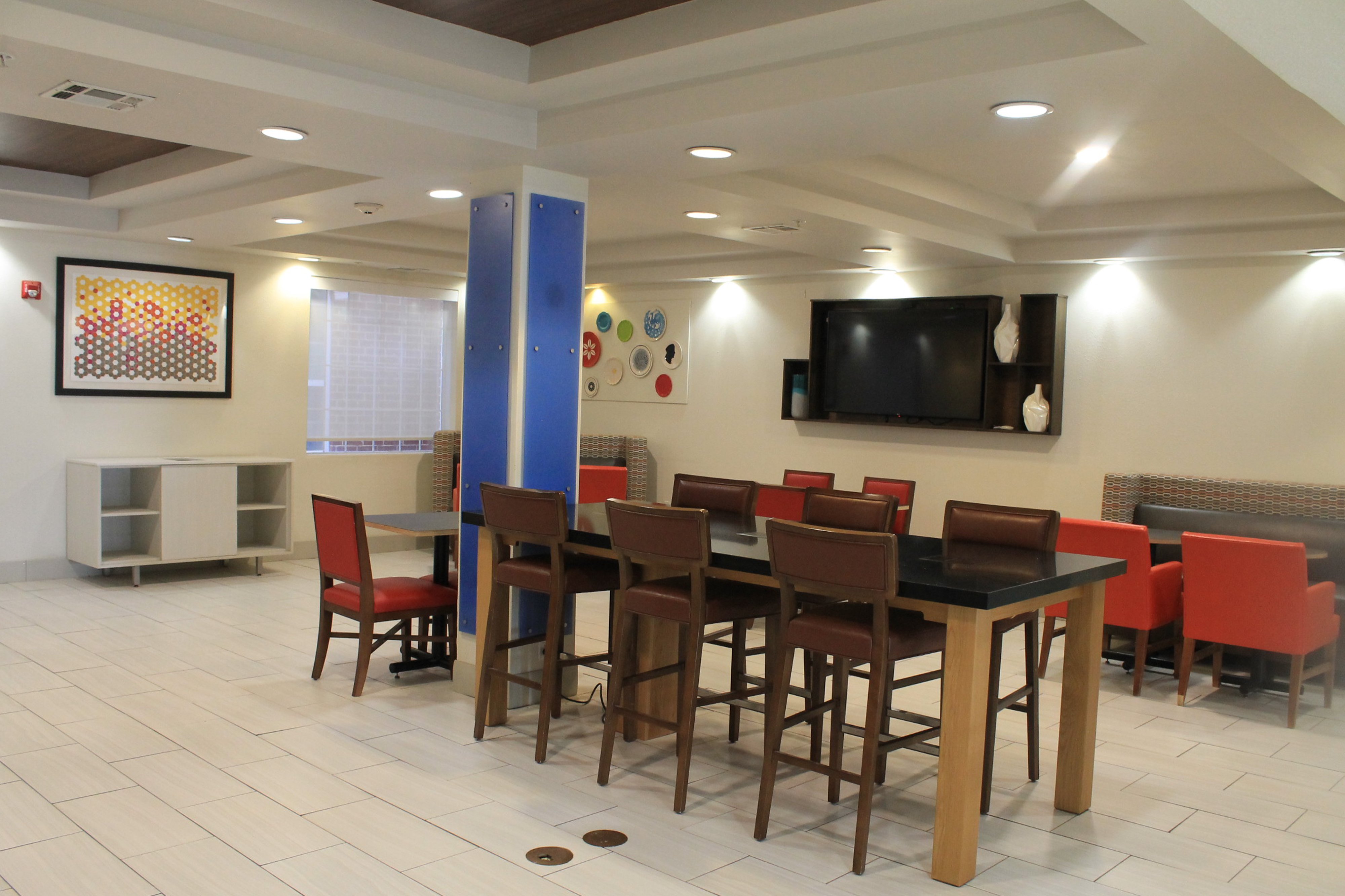 Holiday Inn Express Suites Levelland 44/46
