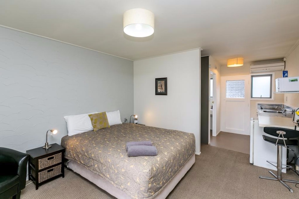 16 Northgate Motor Lodge 15/35