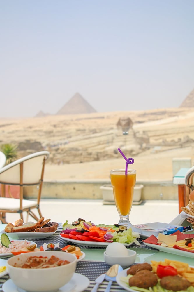 Pyramids Valley 5/50