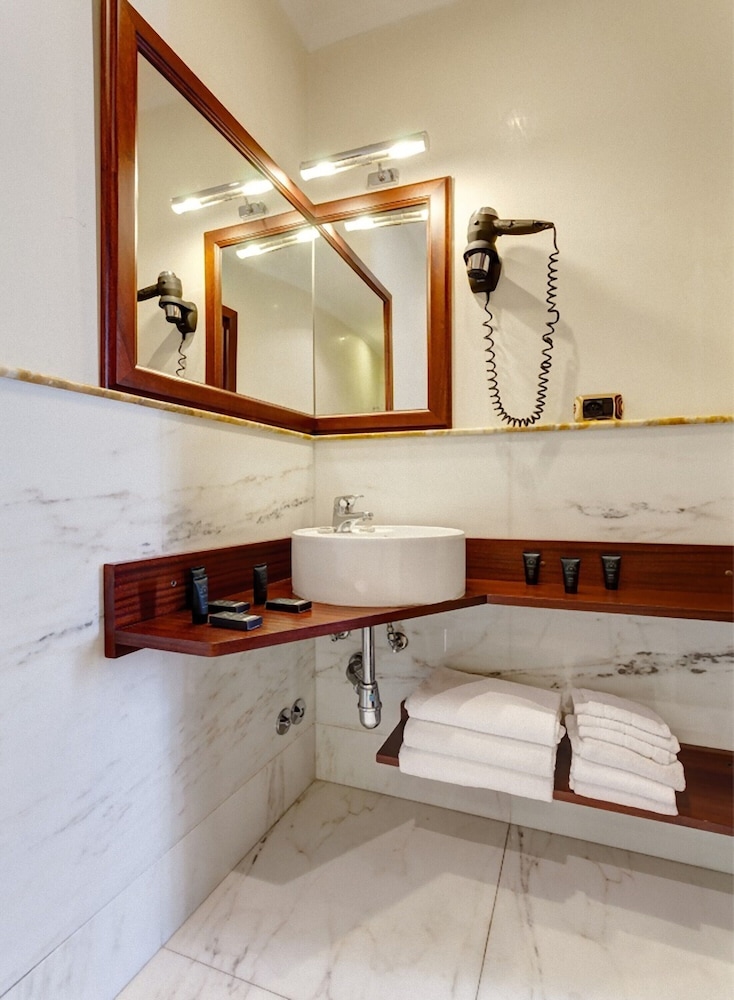 Best Roma Hotel 75/76