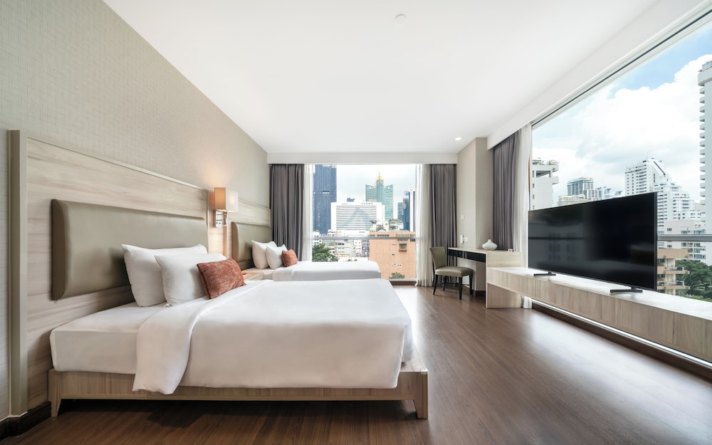 Adelphi Suites Bangkok 26/69