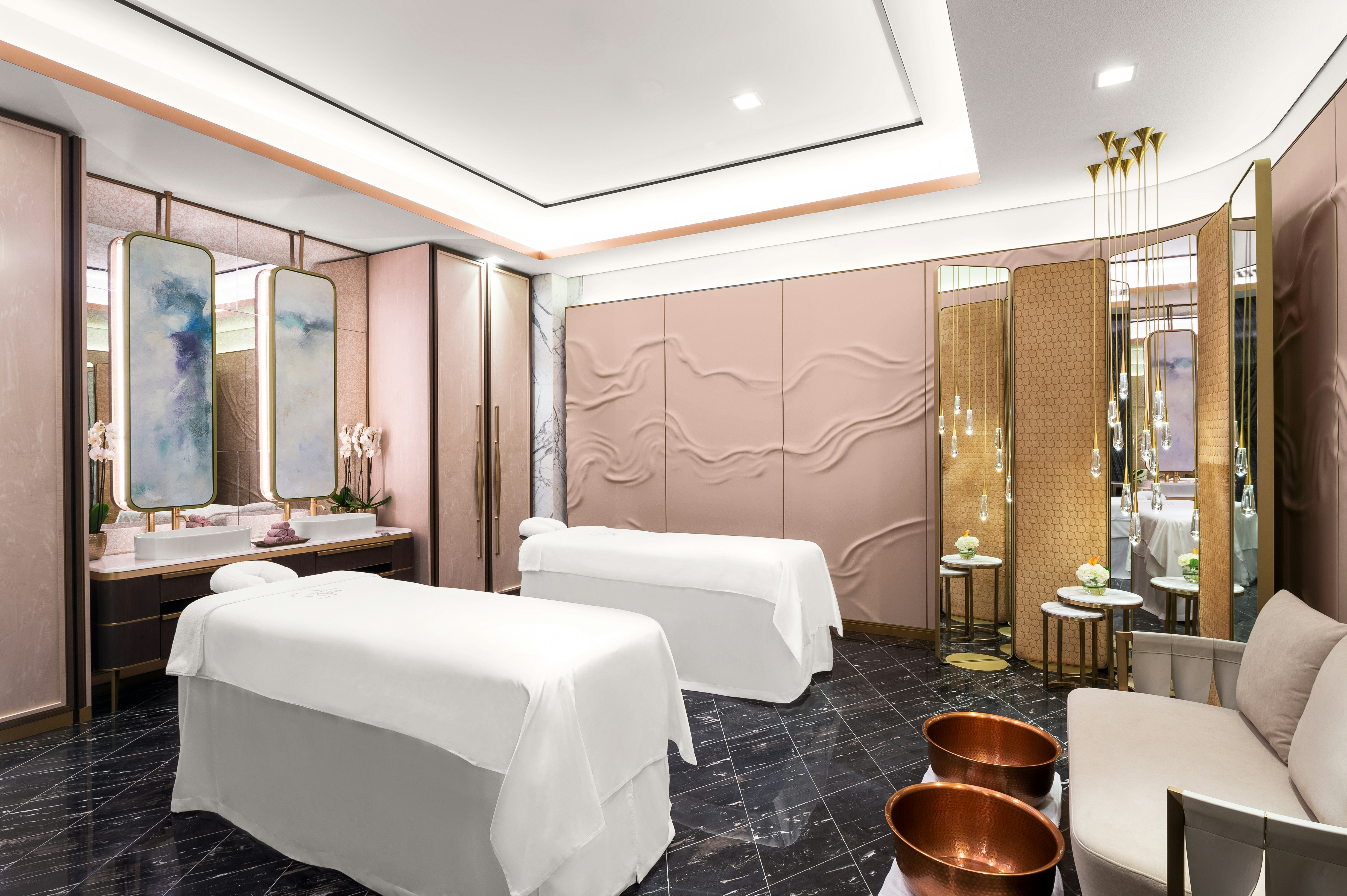 Waldorf Astoria Kuwait 23/81