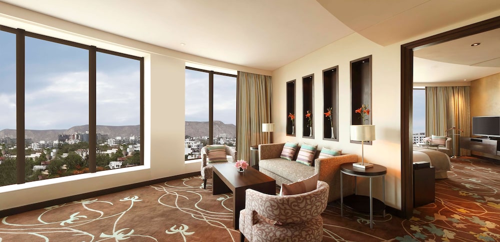Hilton Jaipur 30/60