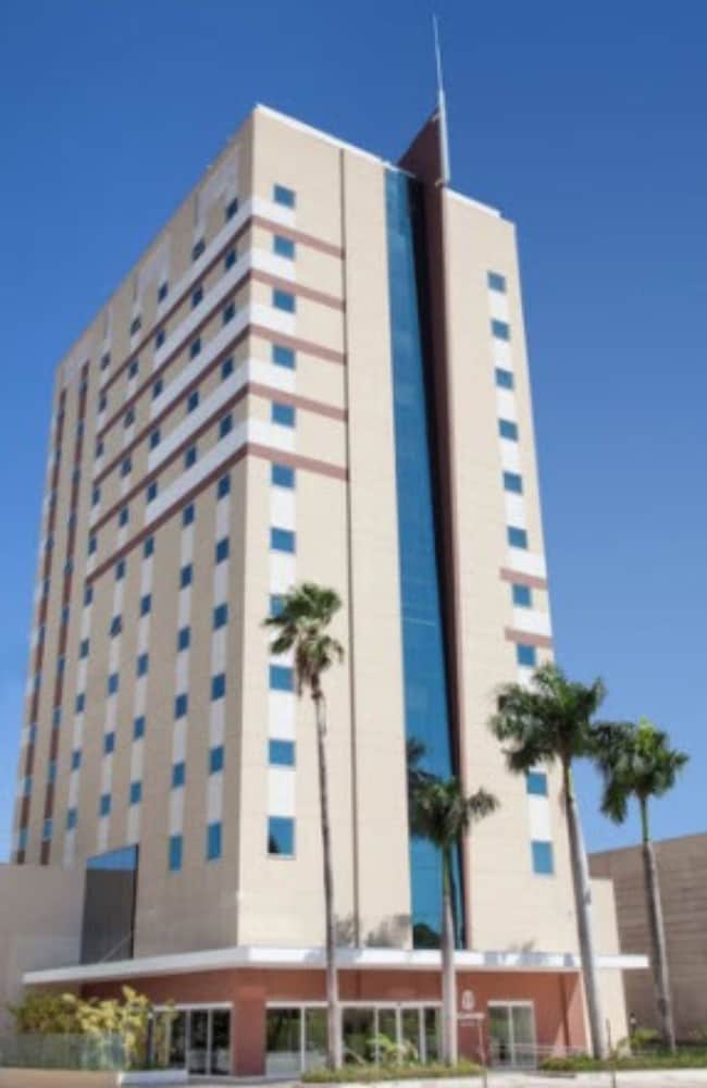 Delmond Hotel 4/70