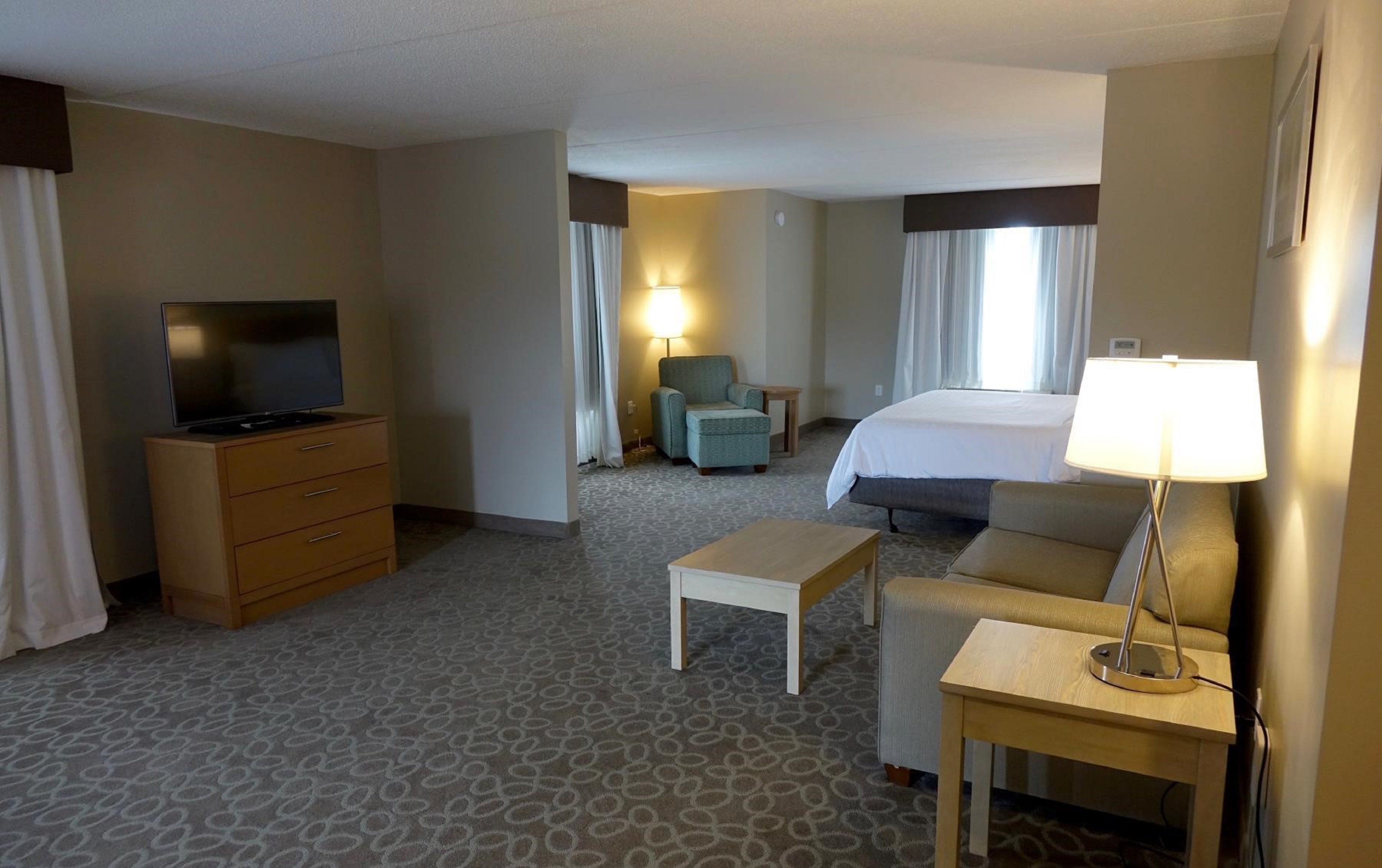 Holiday Inn Express Suites Oshawa Downtown Toronto Area 23/56