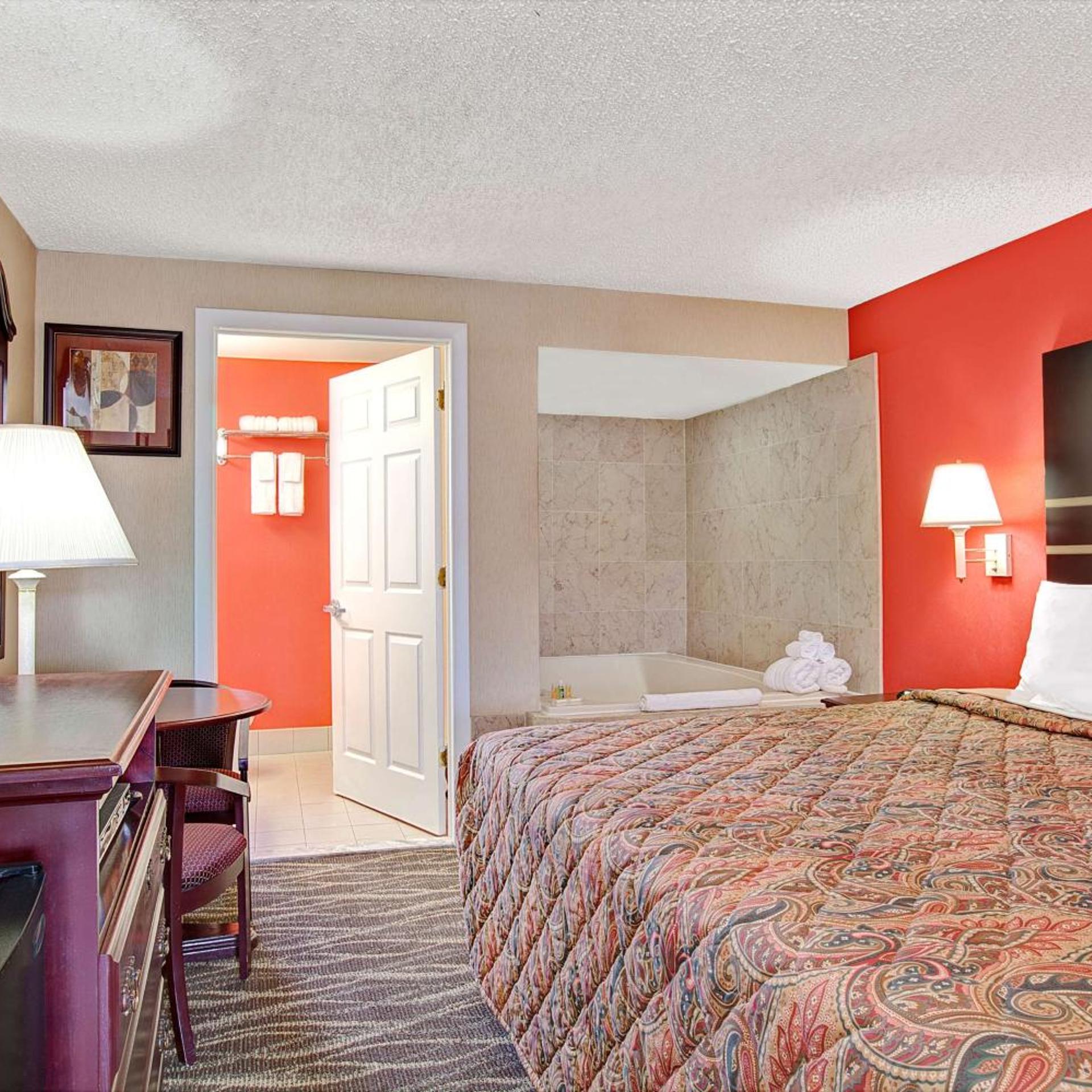 غرفة قياسية بسرير كينج للمدخنين، Days Inn by Wyndham Ridgefield NJ 2/6