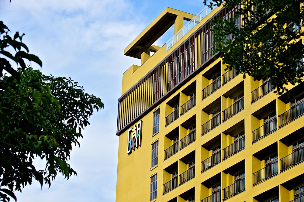 The Gaya Hotel 9/72