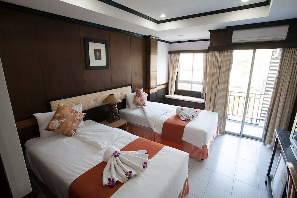 SEASON PALACE HUAHIN HOTEL 10/40