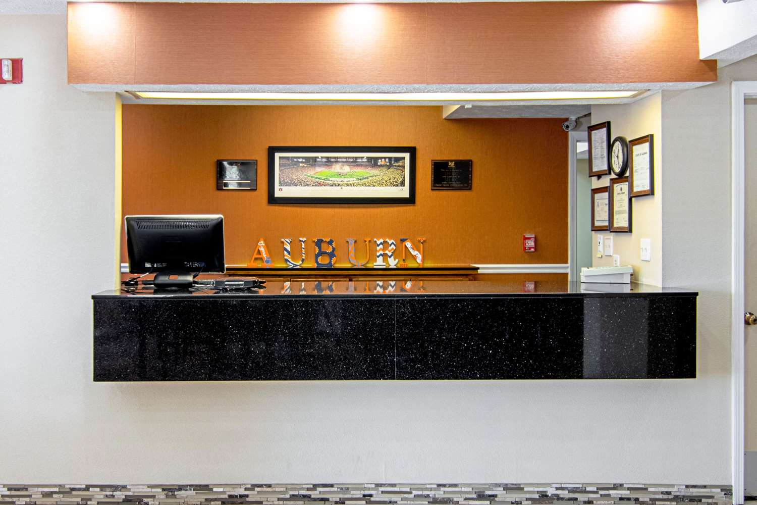 Auburn Lodge near University 9/32