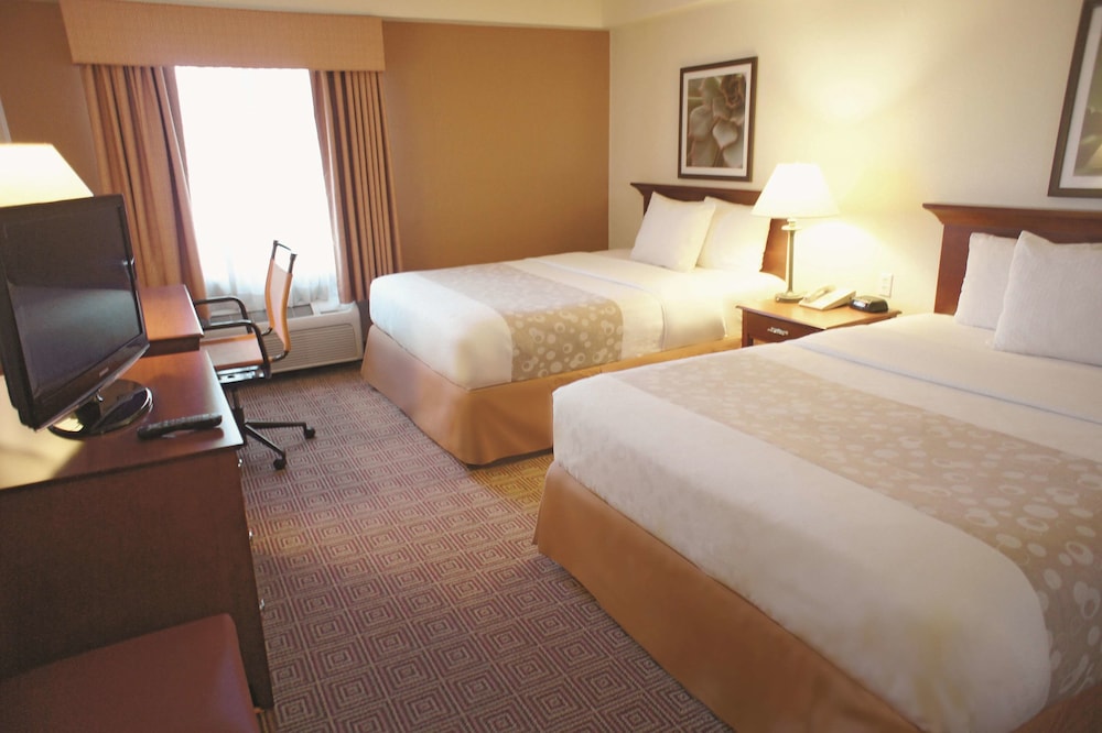 La Quinta Inn & Suites by Wyndham Stamford / New York City 17/59
