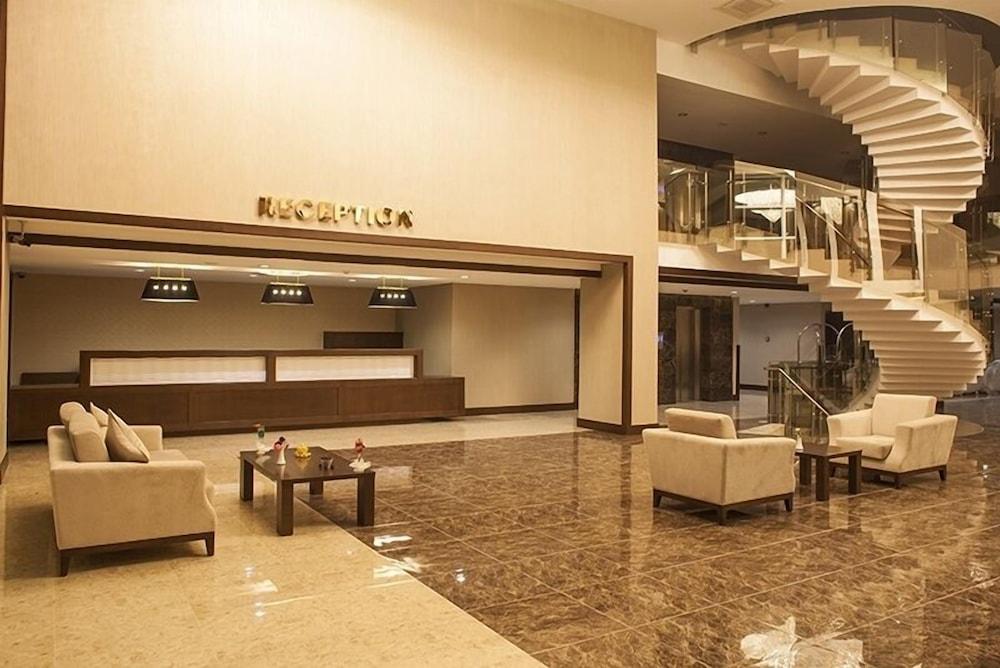 Cherry Garden City & Spa Hotel 21/23