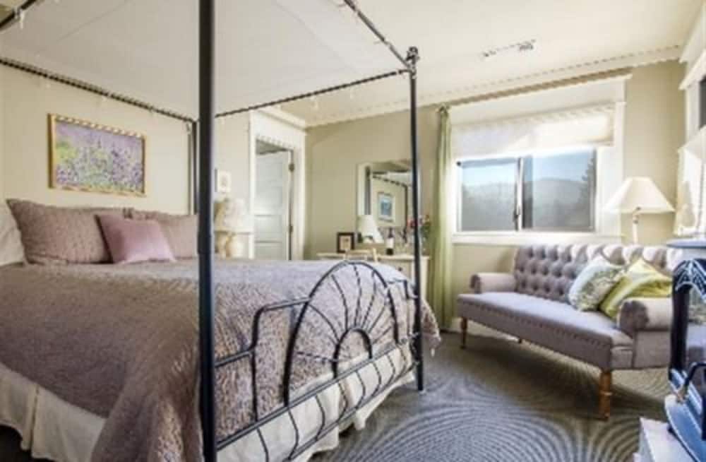 Oak Hill Bed & Breakfast 33/50