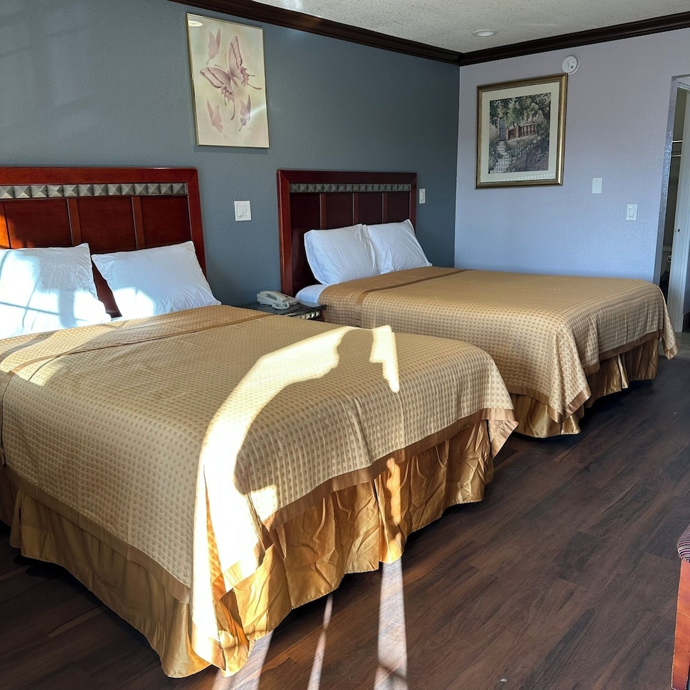Americas Best Value Inn Corona 14/46
