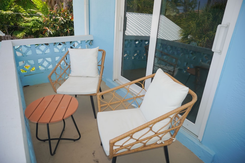 Pearl Beach Inn 25/54