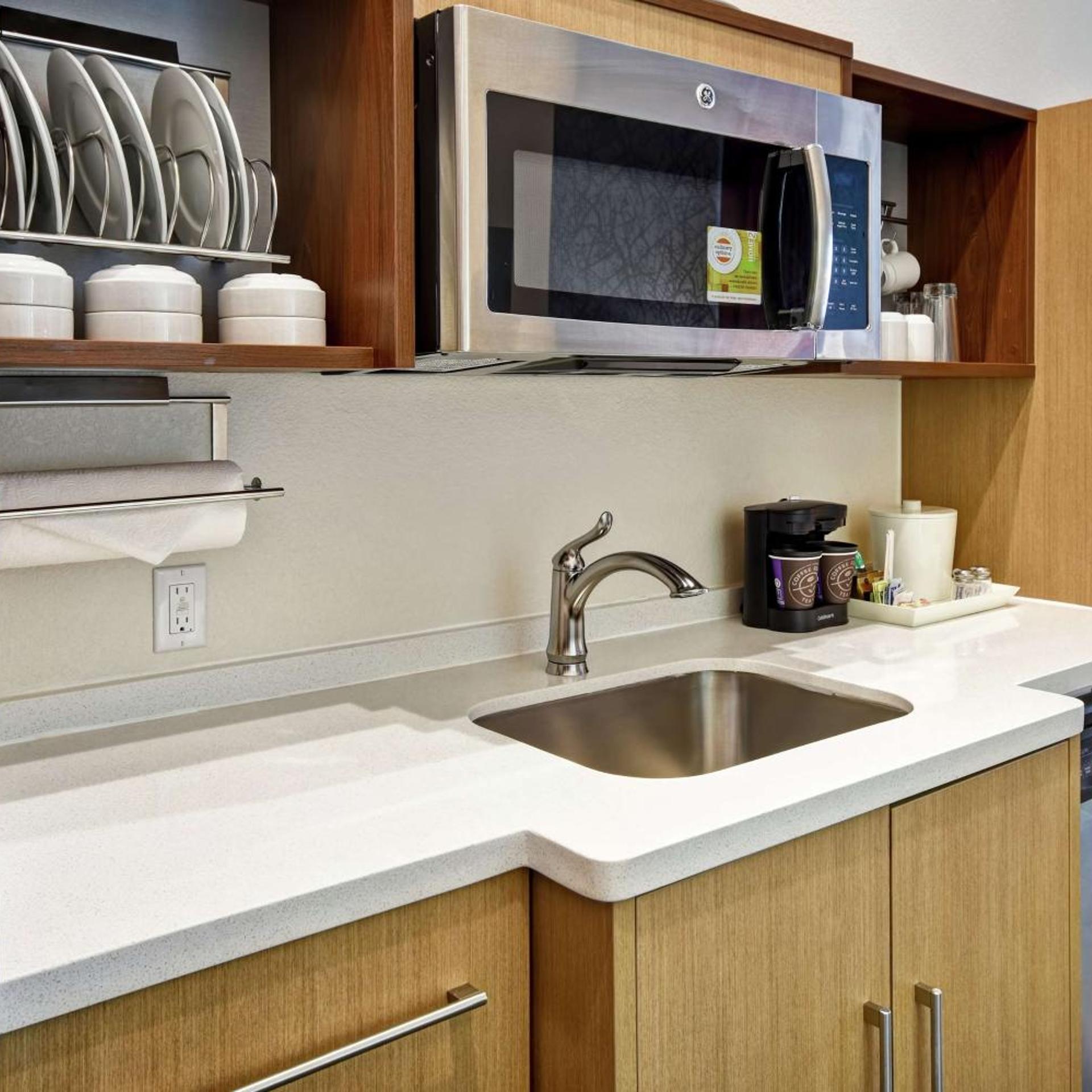STUDIO, SUITE, QUEEN BED, ACCESSIBLE