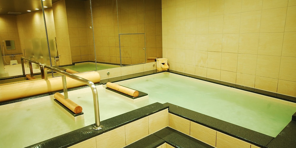 Capsule Hotel Anshin Oyado Shinbashi 30/50